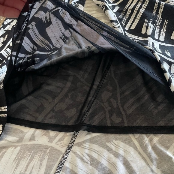 Nic + Zoe Moonlit Palm Wrap Dress Women’s M Black White Printed V Neck Resort - Picture 13 of 16